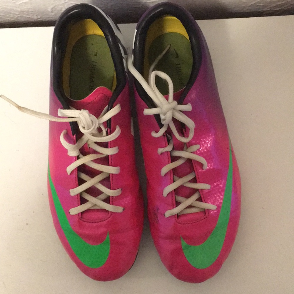 nike soccer cleats - Picture 6 of 6